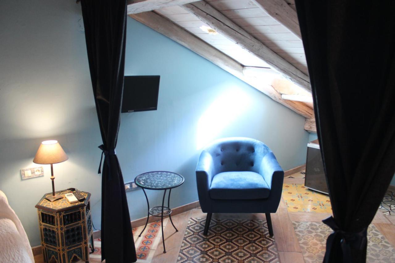 Hotel La Boheme Caces Екстериор снимка