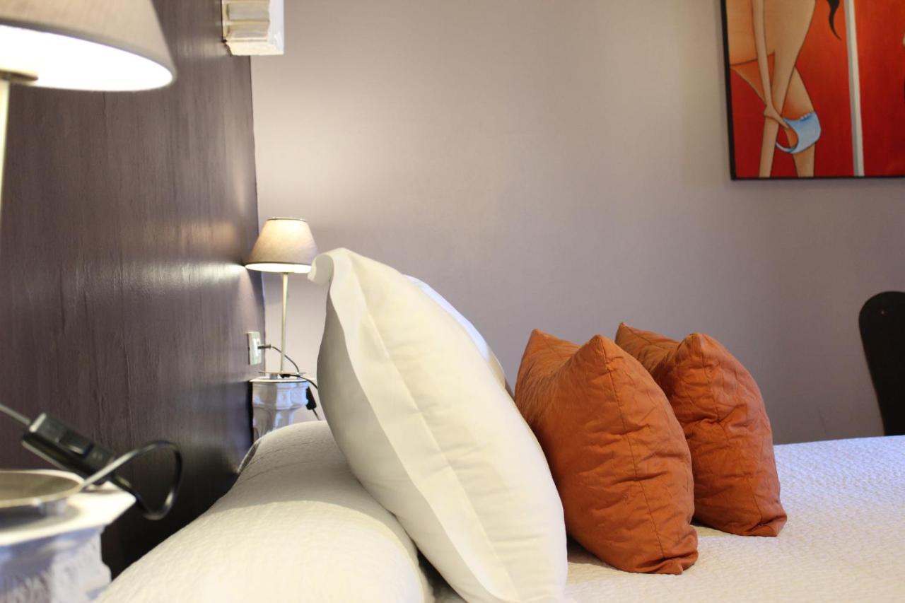 Hotel La Boheme Caces Екстериор снимка