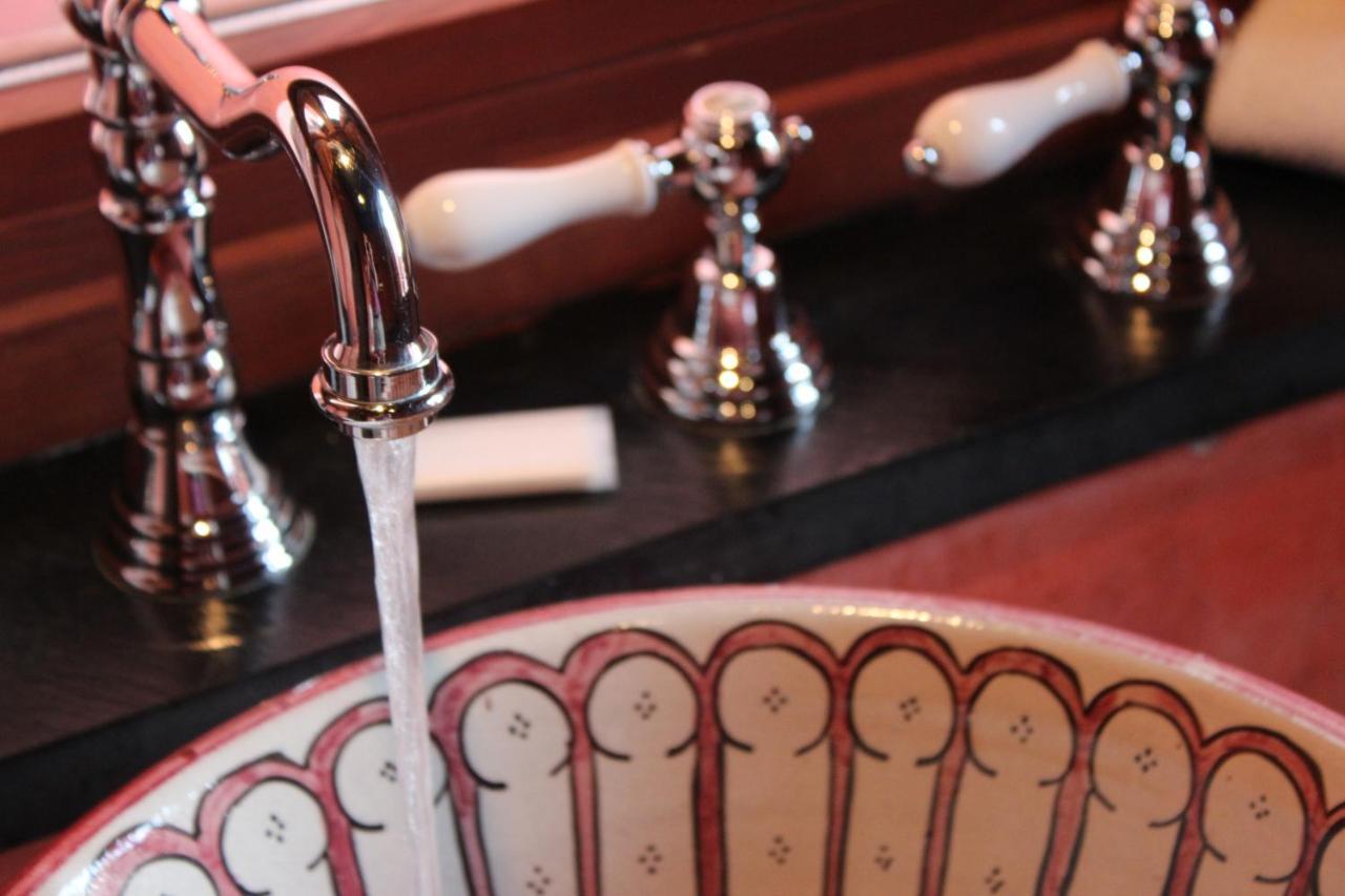 Hotel La Boheme Caces Екстериор снимка